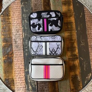 3/$30 NEW Neoprene Crossbody Bag / Purse Gray Snake with Silver Accent